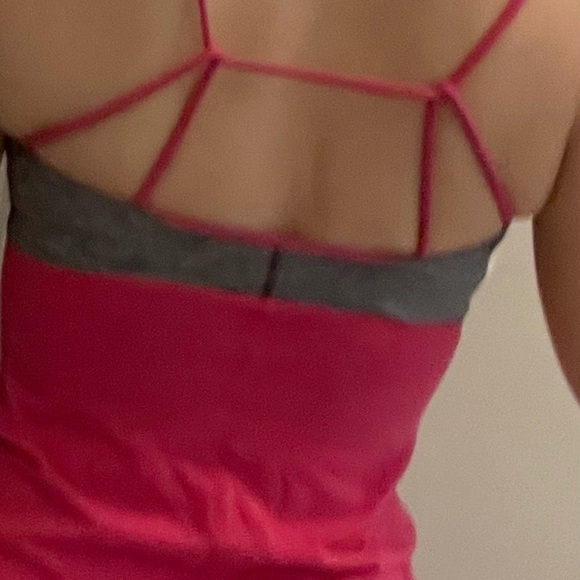 Lulu lemon top. - Picture 4 of 4